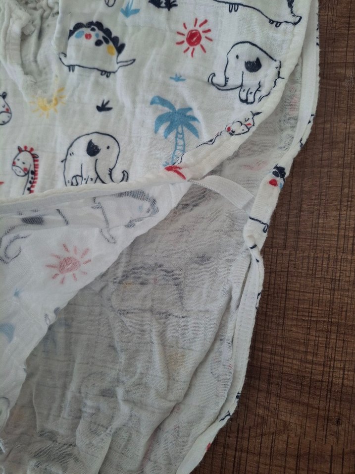 Kapüşonlu Erkek Çocuk Desenli Bornoz - Görsel 2