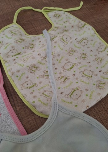 Nakışlı Pastel Renk Bebek Önlükleri - Görsel 3