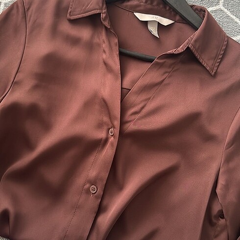 xs Beden kahverengi Renk H&M Kahve Saten Gömlek