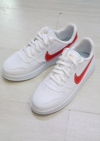 Beyaz Kadın Spor Ayakkabı Kırmızı Detaylı - Görsel 5