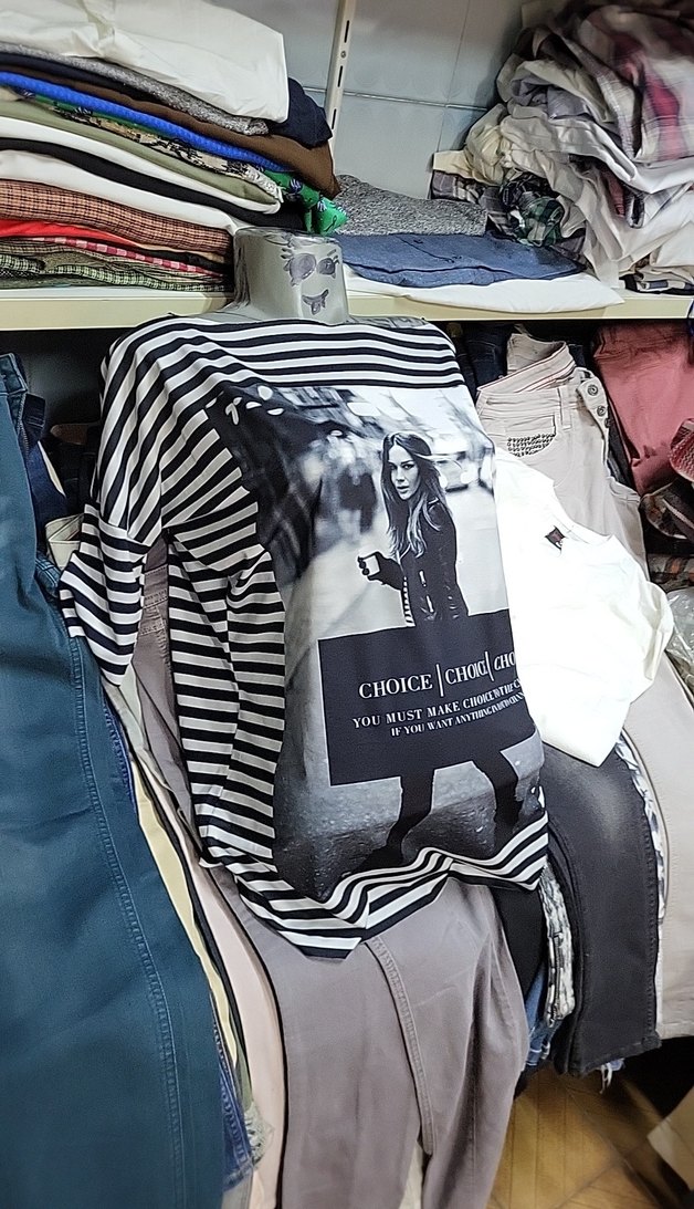 Siyah Beyaz Baskılı Hamile Tişörtü - Görsel 2