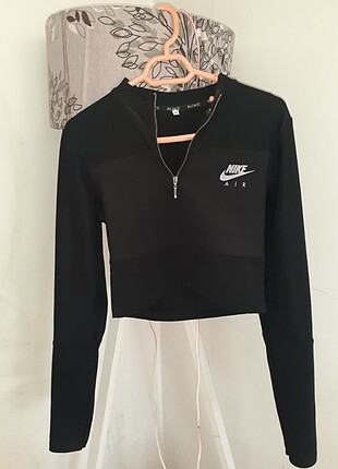 Nike üst