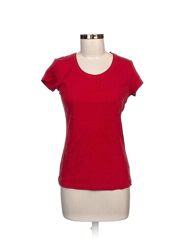 Defacto T-shirt %70 İndirimli.