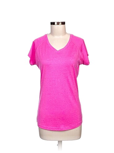 Nike T-shirt %70 İndirimli.
