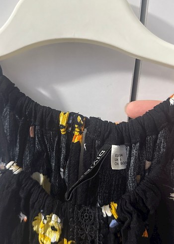 Çiçek Desenli Siyah Askılı Bluz - Görsel 3