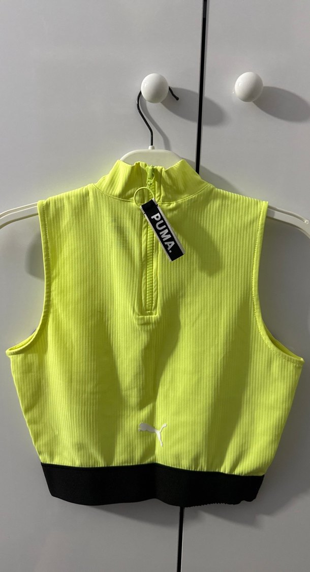 Sarı Yüksek Yakalı Spor Crop Atlet - Görsel 3