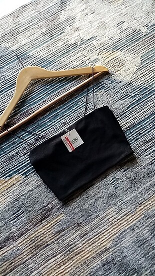 Siyah İp askılı crop top
