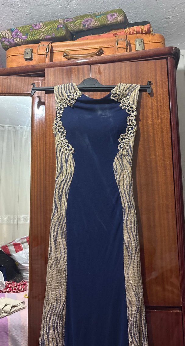 Şık Nakışlı Lacivert Uzun Abiye Elbise - Görsel 3