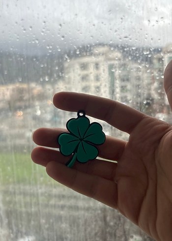 Yeşil Parlak Yonca Figürlü Kadın Charm - Görsel 4