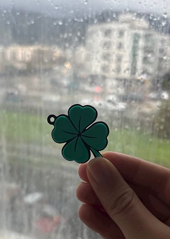 Yeşil Parlak Yonca Figürlü Kadın Charm - Görsel 2