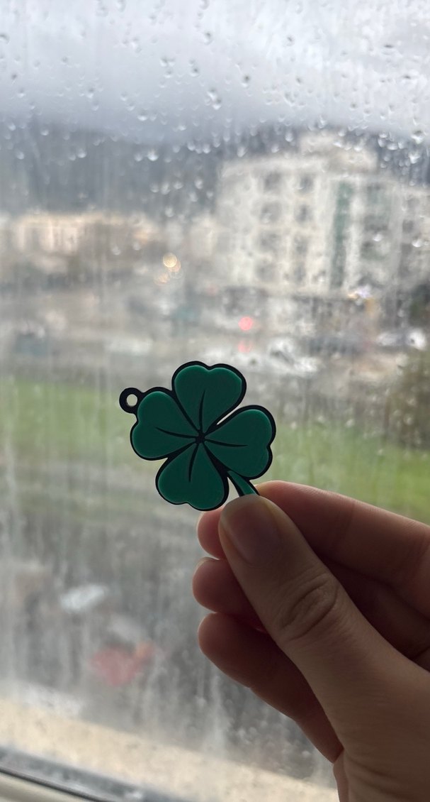 Yeşil Parlak Yonca Figürlü Kadın Charm - Görsel 2