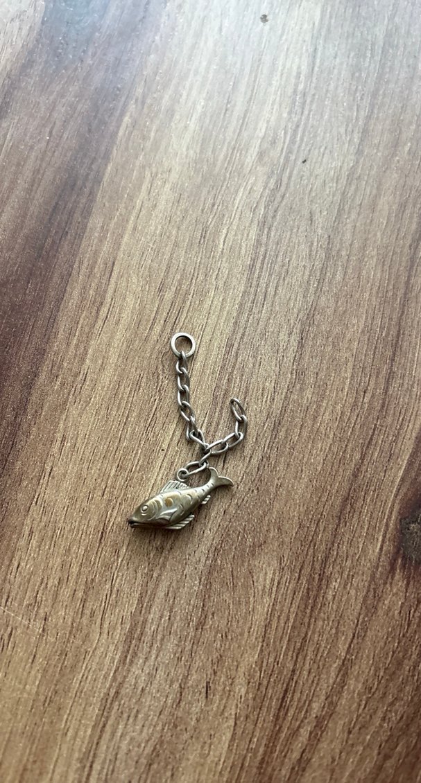 Zincir Detaylı Altın Renk Balık Charm - Görsel 2