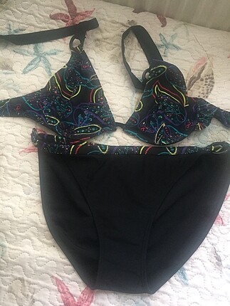 Siyah Bikini