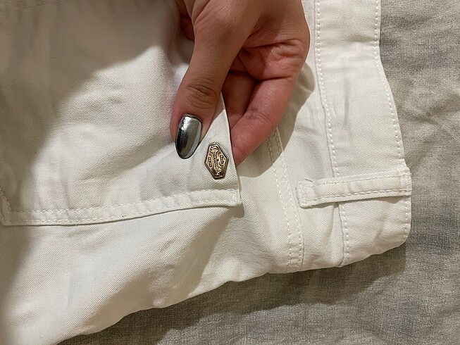 s Beden beyaz Renk Stradivarius Düşük bel beyaz şort