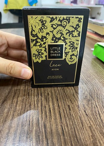  Beden Avon Little Black Dress Lace Kadın Parfümü