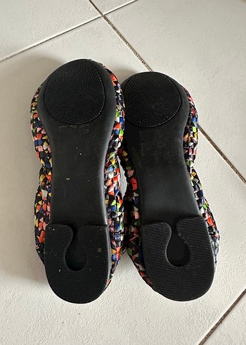 TWIST - Çok Renkli Pliseli Dolgu Topuk Babet - Görsel 2