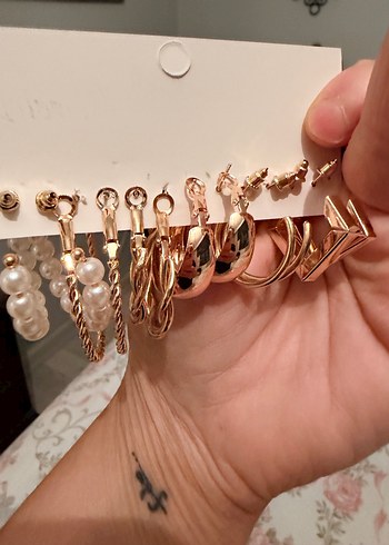 Mini Altın Yılan Desenli Boncuklu Küpeler - Görsel 6