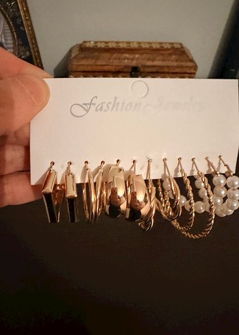 Mini Altın Yılan Desenli Boncuklu Küpeler - Görsel 2