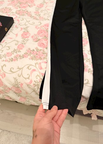 Kadın Siyah Yan Şeritli Midi Kumaş Pantolon - Görsel 3