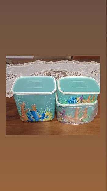 Tupperware set