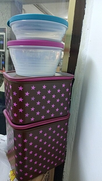 Tupperware saklama kapları