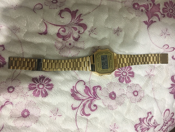 Gold rengi saat