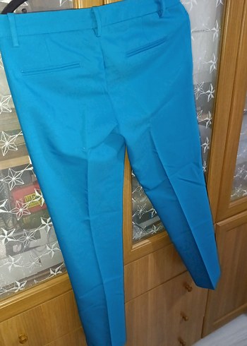 Mavi Parlak Kumaş Pantolon - Kemerli, Midi boy 90 cm - Görsel 4