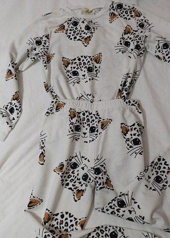 Düğmeli Beyaz Baskılı Sokak Stili Kedi Kıyafeti pıjama. takımı - Görsel 2