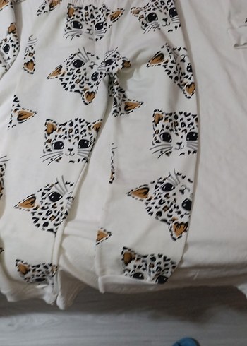 Düğmeli Beyaz Baskılı Sokak Stili Kedi Kıyafeti pıjama. takımı - Görsel 3