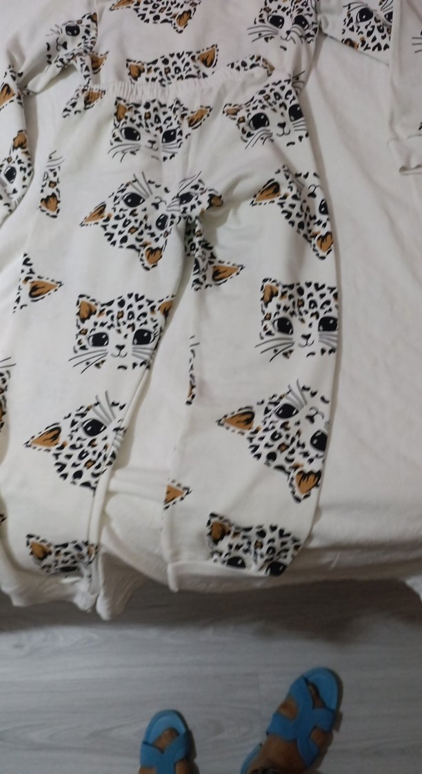 Düğmeli Beyaz Baskılı Sokak Stili Kedi Kıyafeti pıjama. takımı - Görsel 3