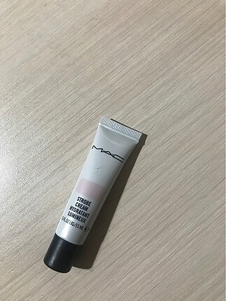 Mac strobe cream