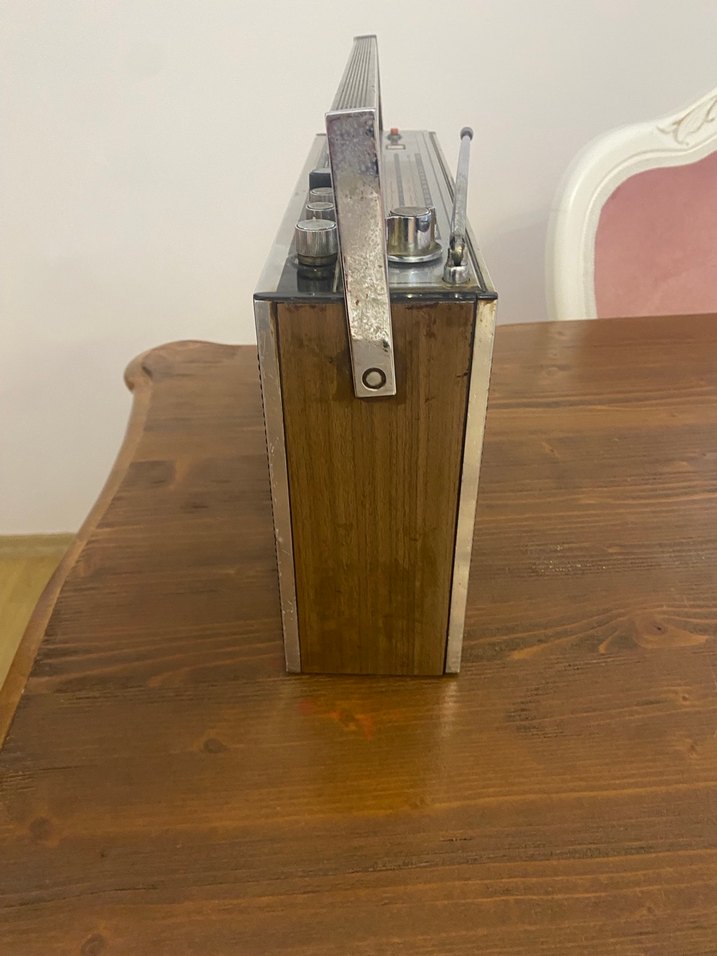 Vintage Sanyo 4 Bantlı Radyo / Kaset Çalar - Görsel 3