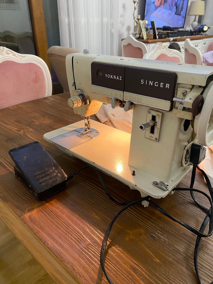 Singer Yoknaz Beyaz Dikiş Makinesi - Görsel 2