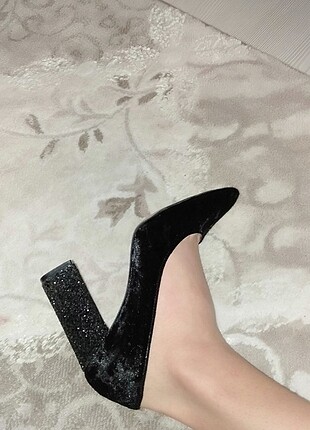 Siyah taşlı topuklu ayakkabı 40 numara