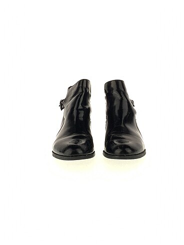 39 Beden Stradivarius Bot %70 İndirimli.