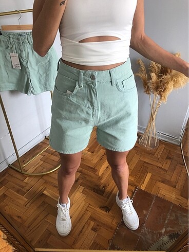 m Beden yeşil Renk Gabardin Şort Mint