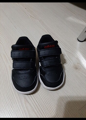 22 Beden Adidas erkek cocuk ayakkabısı 