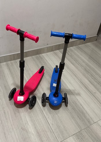 Ayarlanabilir Saplı Renkli Çocuk Scooterı