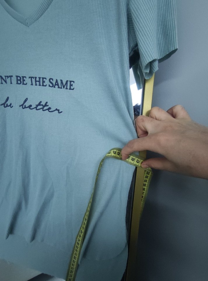 Su Yeşili V Yakalı  Kadın Tişört - Görsel 3