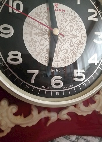 Beden Alman Bordo Yıldız Duvar Saati