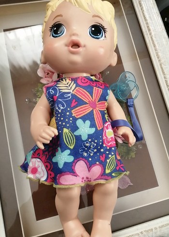 Çiçek Desenli Hasbro Bebek