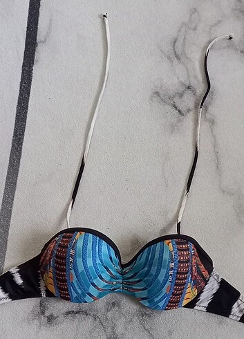 Bikini üstü 