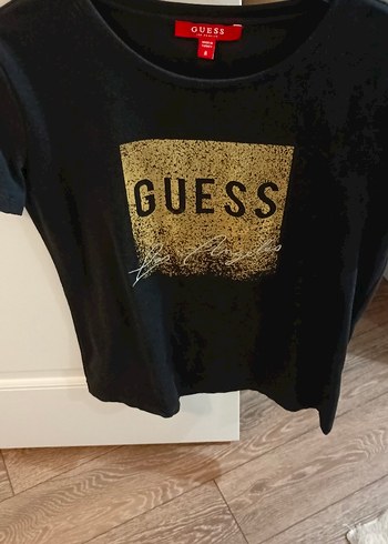 Guess Parlak Altın Baskılı Tişört