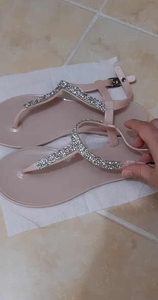 taşlı sandalet 1 kere giydim 36 37 numara