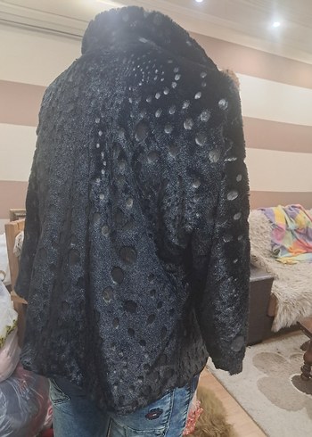 Siyah Nakışlı Kısa Kadın Peluş Mont viol marka - Görsel 4