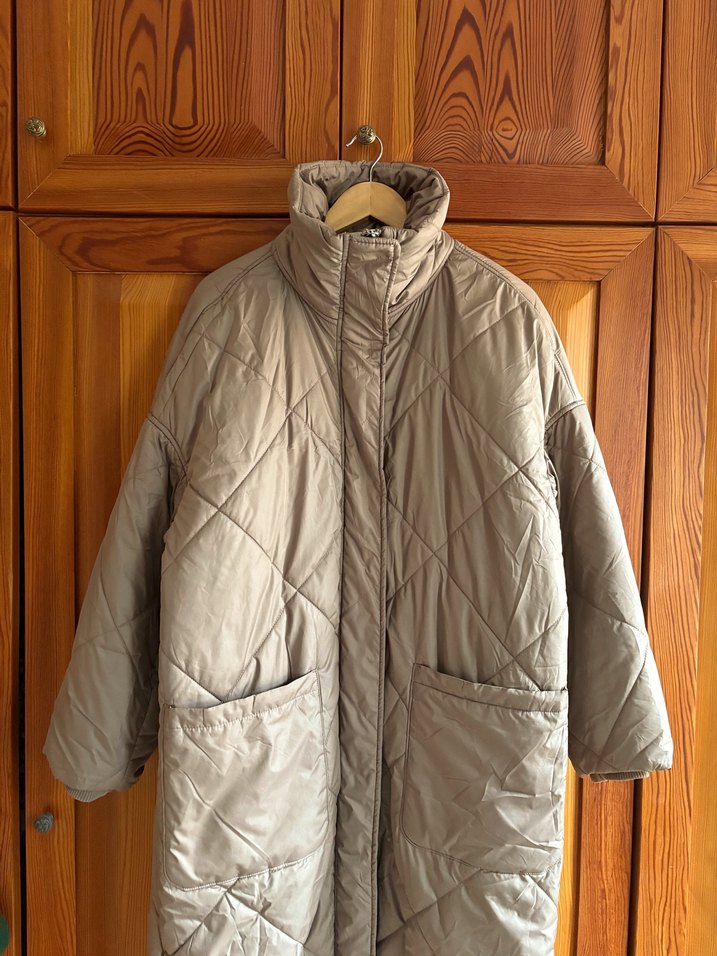 H&M KAPİTONE MAKSİ MONT - Görsel 2