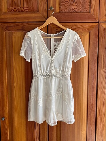 ZARA İŞLEMELİ TÜL EKRU KISA TULUM