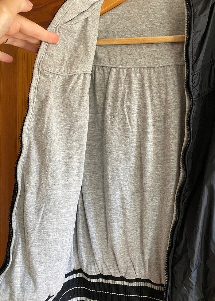 STRADIVARIUS KAPÜŞONLU YELEK - Görsel 3