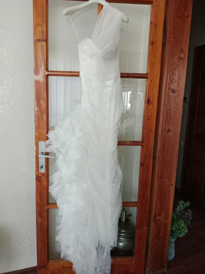 Tek Omuzlu Beyaz A Kesim davet elbisesi - Görsel 2