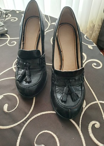 Nine West Deri Püsküllü Topuklu Klasik Kadın Ayakkabı